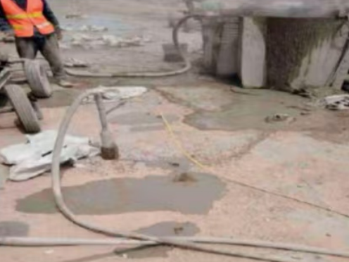 弋江水泥混凝土路面板底注浆技术 路面脱空注浆整治方案