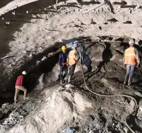 弋江拱顶带模注浆料的施工流程及注意事项